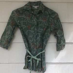 Lightweight button down top